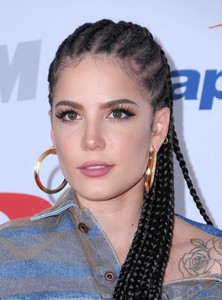     halsey021217BZNimage4.jpg