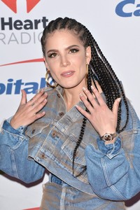     halsey021217BZNimage12.jpg