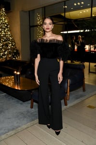 Shanina+Shaik+CR+Fashion+Book+Celebrates+Launch+P6f0KWJ--Ctx.jpg