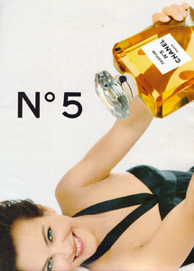 Carole-Bouquet-Chanel-1996.thumb.jpg.a7a9b13acda1b89d8d7497ae4e487a1a.jpg