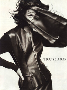 Carolyn-Murphy-Trussardi-1995-01.thumb.jpg.834b7bbfb51c489060f5c605f8142d0b.jpg