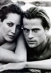 Christy-Turlington-Calvin-Klein-1995-02.thumb.jpg.1c348cc3af3ab1fa2fb96f33bd421af6.jpg