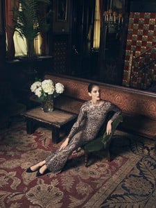 Hilary-Rhoda-Lord-Taylor-Fall-2017-05.thumb.jpg.1f1cf7ff93df9c9800f5fbc0181951d0.jpg