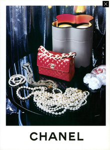 Lagerfeld_Chanel_Cruise_96_97_02.thumb.png.ec1bec250844fbdf2557f263d95a72b2.png