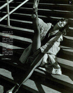 Maser_Vogue_Italia_December_1989_08.thumb.png.db600f290c3ec7a06ab64a52c32149aa.png