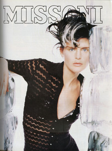 Stella-Tennant-Missoni-1995-ph.Tiziano-Magni-02.thumb.jpg.132a6c281529593060aaf5a549e4c2a2.jpg