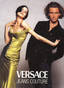 Stella-Tennant-Versace-1995-01.thumb.jpg.86484364131d12e8ed4b336c55e28ee2.jpg