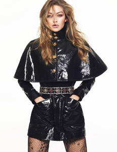 Vogue_Paris-March_2016-Gigi_Hadid-by-Mert_and_Marcus-03.thumb.jpg.4dbaa6e4bb4261ff84fc19d9f46f5638.jpg