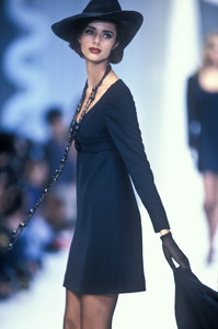 chloe-ss-1992-3.thumb.JPEG.b7e61dd5b6ea35f71eadfb7020655d1a.JPEG