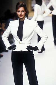 herve-leger-fw-1995-5.thumb.jpg.39b5014dc01cdb53a1c40c2b85859875.jpg