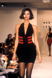 herve-leger-ss-1992-10.thumb.JPEG.33f49ebb4ea9a6cf368f46d7962aa058.JPEG