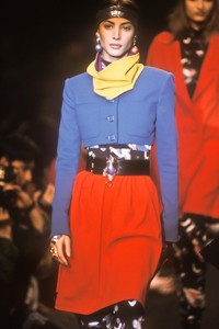 karl-lagerfeld-fw-1991-1.thumb.JPEG.f575f6f05a00edab3ec6ef8c4d275bff.JPEG