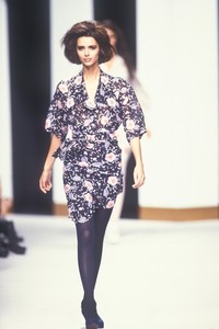 karl-lagerfeld-ss-1992-1.thumb.jpg.c73ab79e0c05d114b1aa876aec6ef5a1.jpg