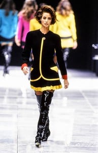 versace-fw-1991-14.thumb.jpg.5917598bfaa1963525e935a52fef6a9d.jpg