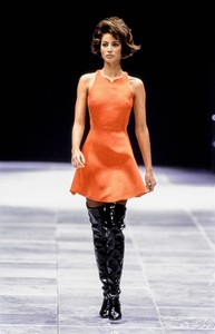 versace-fw-1991-15.thumb.jpg.7b5332defaff8d9a62bc4a582aac4833.jpg