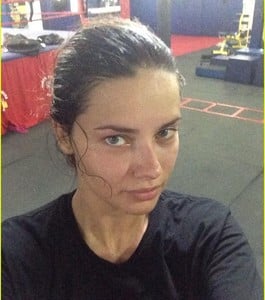 404153ac51b1aef7efe7befe44fcc452--adriana-lima-body-adriana-lima-without-makeup.thumb.jpg.a114c7b563966bb636aece486c7e64be.jpg