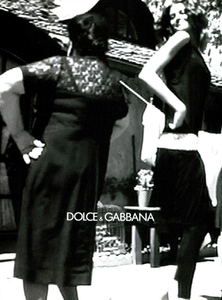 5a5a984186105_Meisel_Dolce__Gabbana_Fall_Winter_99_00_05.thumb.png.00f74d19fee5f1b164b0fc44ef5ef1a7.png