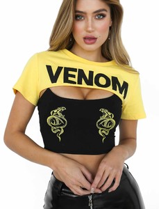 5d69bfc40f9a62aefd412494e9bfd815_venom-half-tee-yellow_b4c0c179-9f49-48e6-b47d-121a6ec2c619.jpg