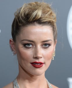 60962005_picturepub-amber-heard-014.jpg