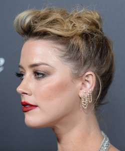 60962008_picturepub-amber-heard-017.jpg