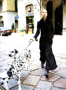 Chin_Fendi_Promotional_1996_04.thumb.png.0e75e4d0dafd507aa0b7edbf74c2849b.png