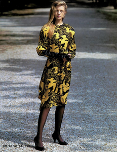 Demarchelier_Versace_Fall_Winter_86_87_03.thumb.png.3f650f26e97328ac282dbfdc9e16c738.png