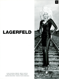 Karl_Lagerfeld_Fall_Winter_94_95_02.thumb.png.d05298d9f66a97cc78570478b8892379.png