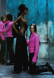 Klein_DSQUARED2_Fall_Winter_03_04_01.thumb.png.4776137e055324e9b8be64da4368861b.png