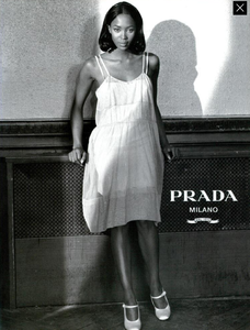 Lindbergh_Prada_Fall_Winter_94_95_04.thumb.png.3e88c16556c5b7aa08a5b54b71902d80.png