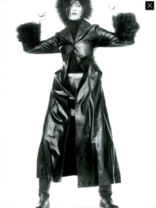 Meisel_Alberta_Ferretti_Fall_Winter_94_95_06.thumb.png.74ec96354dcec035bf96b35d1a369acd.png