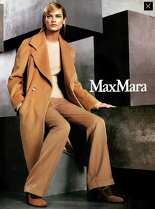 Meisel_Max_Mara_Fall_Winter_99_00_02.thumb.png.13bc2bfbf23ac55f6dd375562de0aec5.png