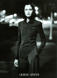 Roversi_Giorgio_Armani_Fall_Winter_98_99.thumb.png.1f74004b22426989e0825c718b3c121d.png