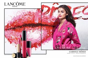 Taylor-Hill-Lancome-Rose-Campaign.thumb.jpg.dca1adcfb86f3fd88d2907c3fdb805e5.jpg