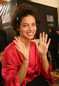 adriana-lima-without-makeup-(6).thumb.jpg.f8908b559e32cce76768de8b599fb41b.jpg