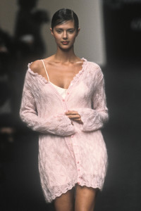 chantal-thomas-ss-1995-8.thumb.jpg.eb23f223b1052b5ef87962386a2734e5.jpg