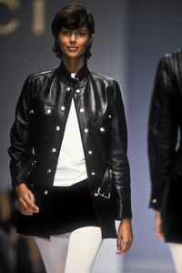 gucci-fw-1993-3.thumb.jpg.196fe313071281f8b3922e3f5dcd94d2.jpg