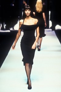 herve-leger-fw-1997-3.thumb.jpg.5ecf6358c10737113791864ffa82f43f.jpg