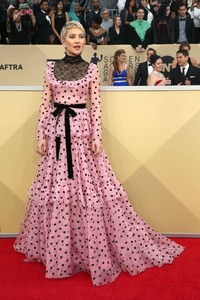 kate-hudson-2018-sag-awards-in-la-6.jpg