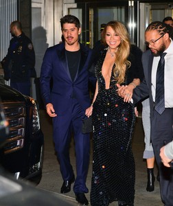 mariah-carey-leaving-the-clive-davis-pre-grammy-party-in-nyc-0.jpg