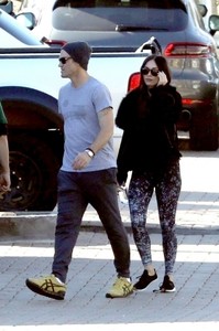 megan-fox-and-brian-austin-green-at-malibu-country-mart-01-25-2018-2.jpg