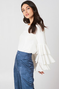 nakd_triple_layer_flounce_blouse_1014-000065-0001_01ar.jpg