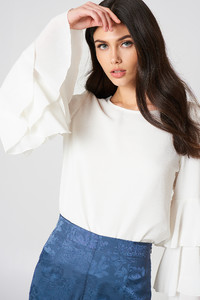 nakd_triple_layer_flounce_blouse_1014-000065-0001_04gr.jpg