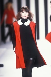 valentino-fw-1994-4.thumb.jpg.75a7c8864a623f13a73bed8629148689.jpg