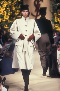 yves-saint-laurent-hc-fw-1994-1.thumb.jpg.8fb6d1b79102fe8a7d1fb247fa51961d.jpg