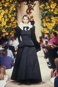 yves-saint-laurent-hc-fw-1994-16.thumb.jpg.2e4328690cadb765eca7e125ef2fe60d.jpg