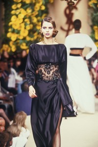 yves-saint-laurent-hc-fw-1994-24.thumb.jpg.135c6605fa44c8aeceec766f58f09bd0.jpg