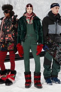 07moncler-grenoble-fall-18.thumb.jpg.c2e03e116cfc233edc168990bcd7b2a4.jpg