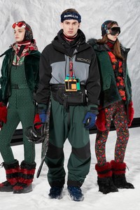 08moncler-grenoble-fall-18.thumb.jpg.9ebf94a9ea07865deb72f4ead2490f4c.jpg