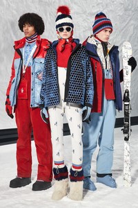 46moncler-grenoble-fall-18.thumb.jpg.8352bf9f33beb1cef8c3c7f98624fc91.jpg