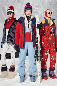 47moncler-grenoble-fall-18.thumb.jpg.8e2ca1668b22cccf4dd8999a8ece5243.jpg